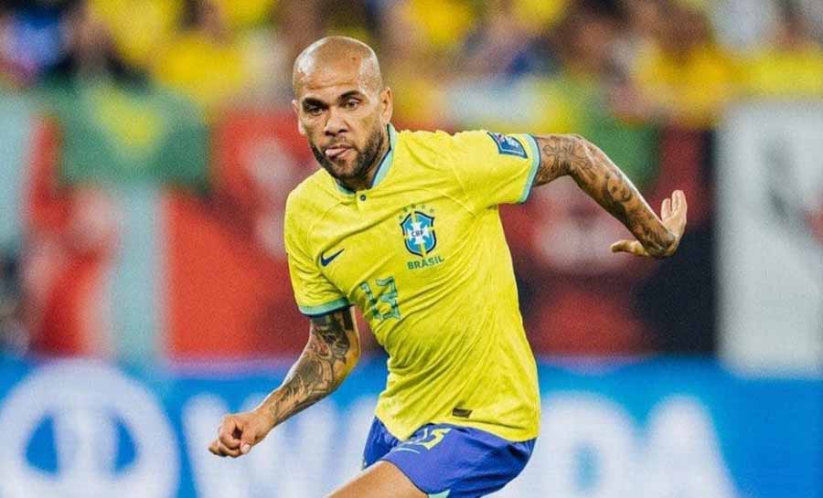 Eliminado da Copa, Daniel Alves entra na mira de clube brasileiro