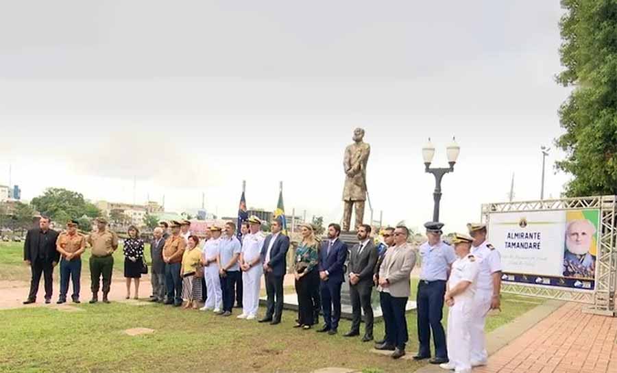 Estátua em homenagem ao patrono da Marinha é inaugurada na Gameleira, em Rio Branco