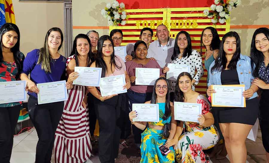 Governo entrega mais 70 certificados e diplomas em cursos pelo Ieptec, em Plácido de Castro