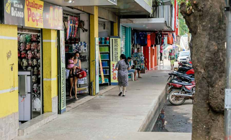 Mais de 60% da população de Rio Branco deve comprar presentes no Natal, aponta pesquisa da Fecomércio