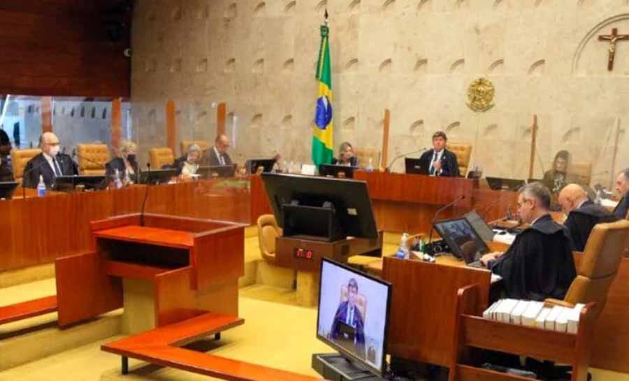 Aprovado na Câmara, projeto aumenta em 18% salário de ministros do STF