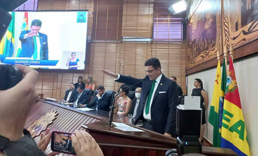 Durante posse, governador do Acre diz que vai focar na geração de emprego e correção de falhas