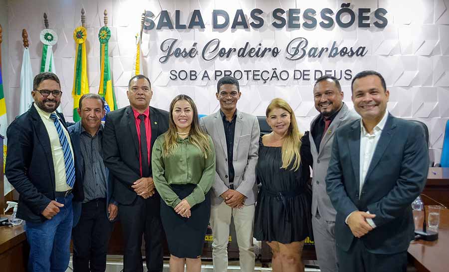 Prefeita Fernanda Hassem e Deputado Tadeu Hassem Prestigiam Posse de Nova Mesa Diretora do Legislativo