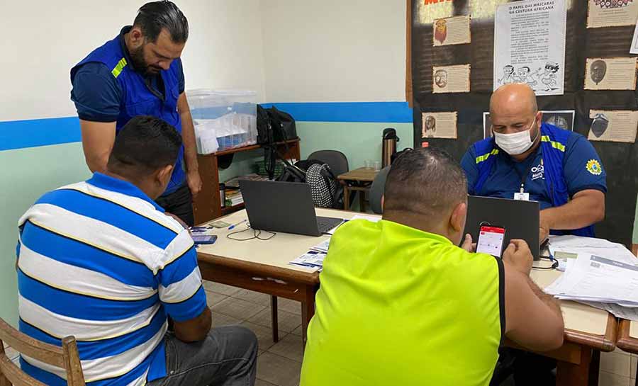 Primeira OCA Móvel do ano leva mais de 80 serviços a moradores do Barro Vermelho, em Rio Branco