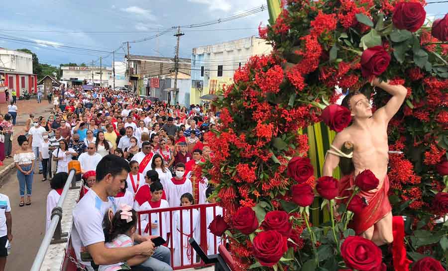 Fiéis celebram Dia de São Sebastião com procissão em Rio Branco e Xapuri, no interior