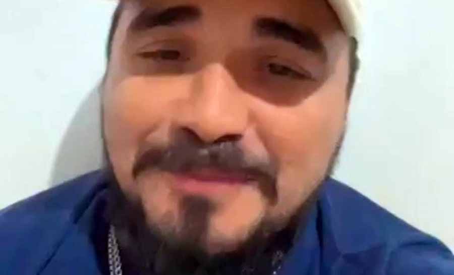 Cantor sertanejo preso por desacato é solto após pagar R$ 2,6 mil de fiança e acusa PMs de abuso e agressão