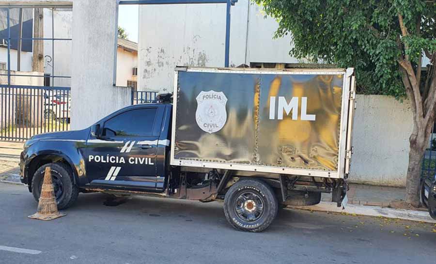 Homem é achado morto dentro de cova rasa em bairro de Rio Branco nesta quarta-feira (25)