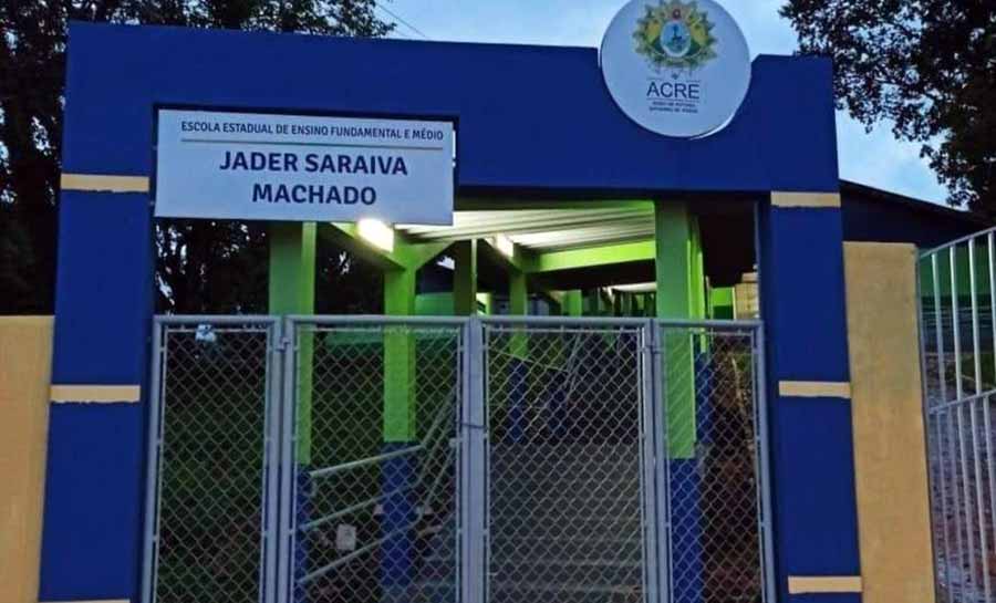 Servente geral é perseguido e baleado dentro de escola no interior do Acre