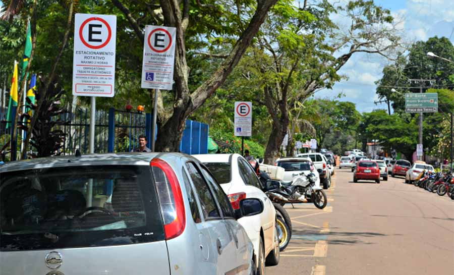 Estacionamento rotativo volta em fevereiro na capital com cobrança de R$ 2,20 para carros e R$ 1,10 para motos