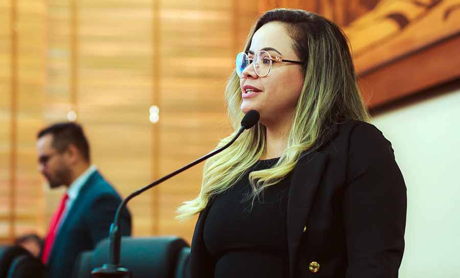 “A educação é a ferramenta máxima que nós temos para enfrentar a desigualdade social”, diz Michelle Melo