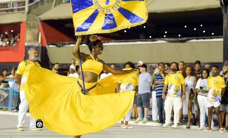 Porta-bandeira anuncia saída da Unidos da Tijuca: ‘Sempre comigo’