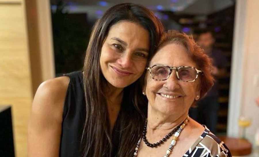 Dira Paes lamenta a morte da mãe: ‘Partiu segurando a minha mão’