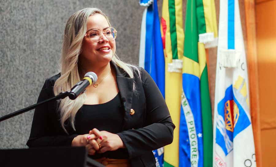 Michelle Melo destaca apoio da Aleac para volta da Secretaria da Mulher