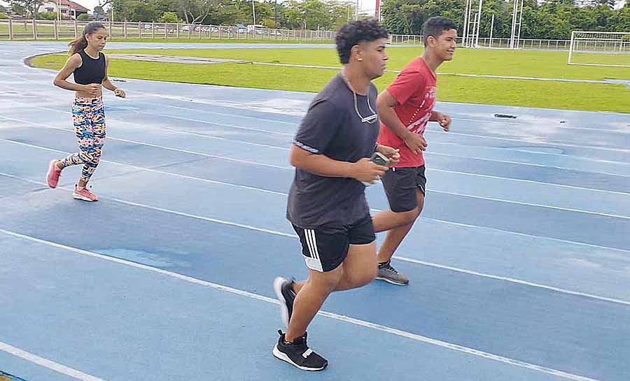 Seleção Acreana de Atletismo intensifica treinos de olho em Brasileiro da CBDE