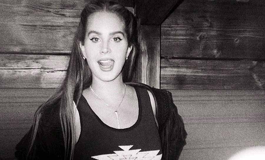 Revista aponta que Lana Del Rey  é “a maior compositora do século 21”