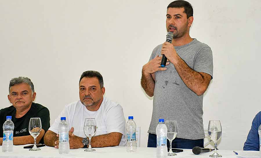 Em evento da saúde no Juruá ao lado de Bittar, Nicolau agradece apoio do senador para a região