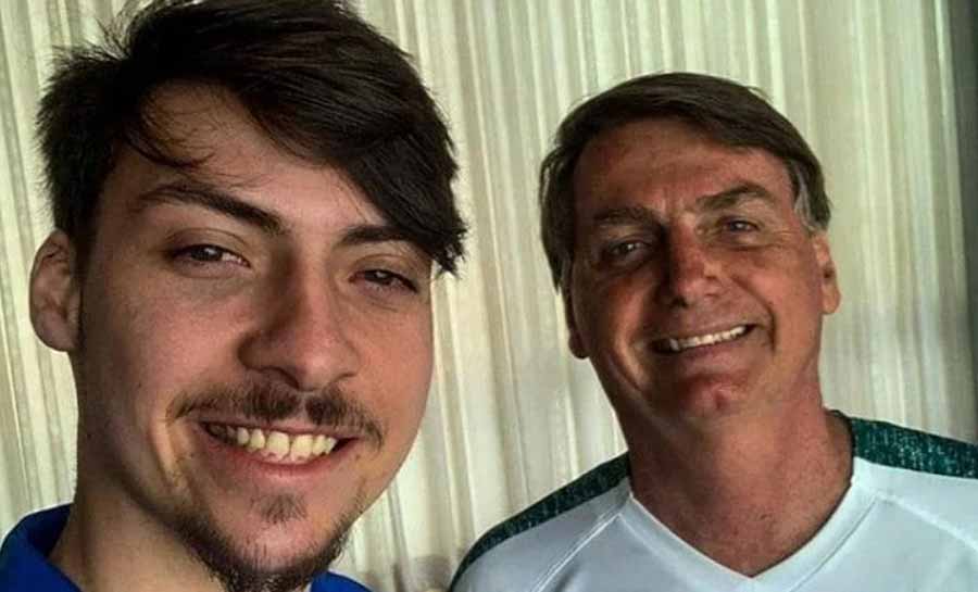 Filho de Bolsonaro é alocado em Balneário Camboriú por senador do PL