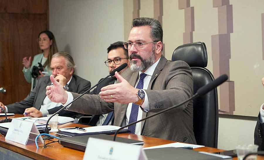 Bancadas federal e estadual do Acre pedem retomada de voos e redução do preço das passagens aéreas a companhias