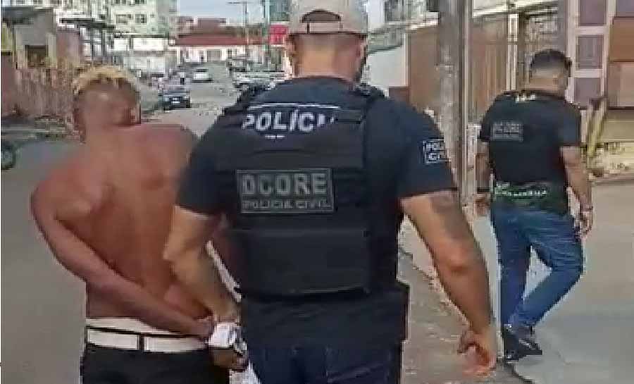 Homem finge viver em situação de rua, rouba perito em frente a banco e é preso no AC