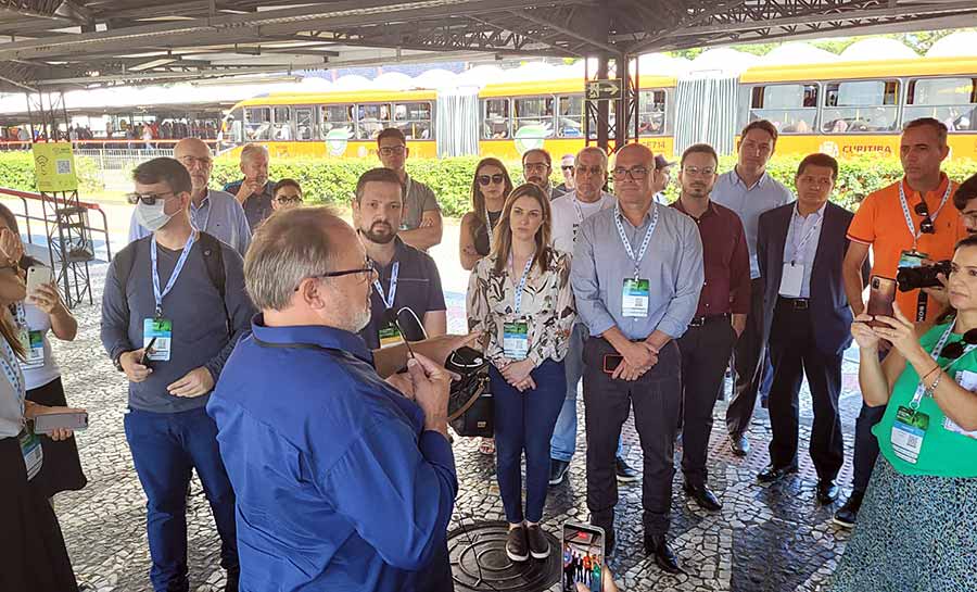 Em Curitiba, representantes da Prefeitura de Rio Branco fazem visitas técnicas em evento sobre transporte público