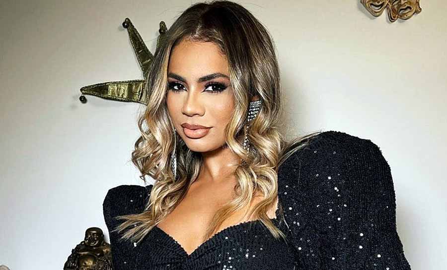 Lexa aproveita festa de Anitta sem MC Guimê e dança até amanhecer