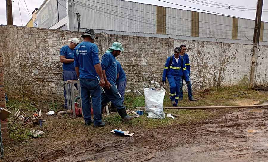 Prefeitura de Rio Branco instala bombas de água para manter o fluxo de distribuição no Parque de Exposições