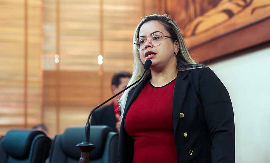 Dra.Michelle aponta falhas no Plano de Contingência e destaca ações do governo e da Aleac no auxílio às vítimas das cheias