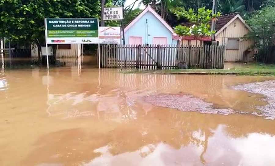 Casa de Chico Mendes é atingida pelas águas de rio no interior do Acre