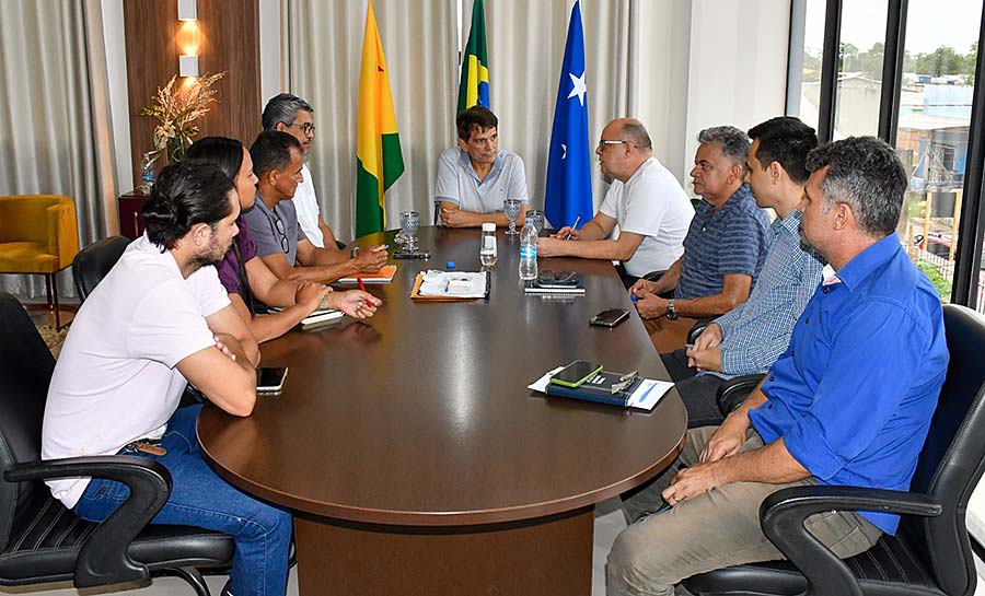 Edvaldo se reúne com Henrique Afonso e equipe do ‘Abrindo Portas para o Primeiro Emprego’ e celebram bons resultados do programa