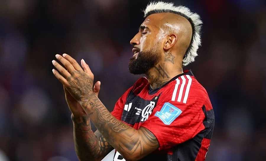 Flamengo: Arturo Vidal dá entrada em hospital e pode virar desfalque