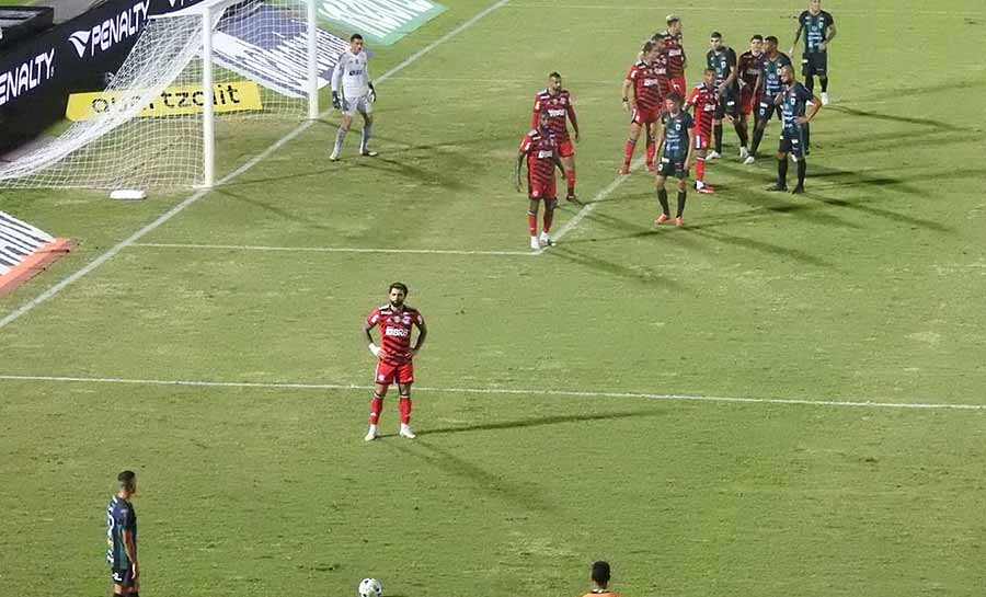 Análise: esfacelado, Flamengo volta a levar olé em novo vexame marcado por apatia