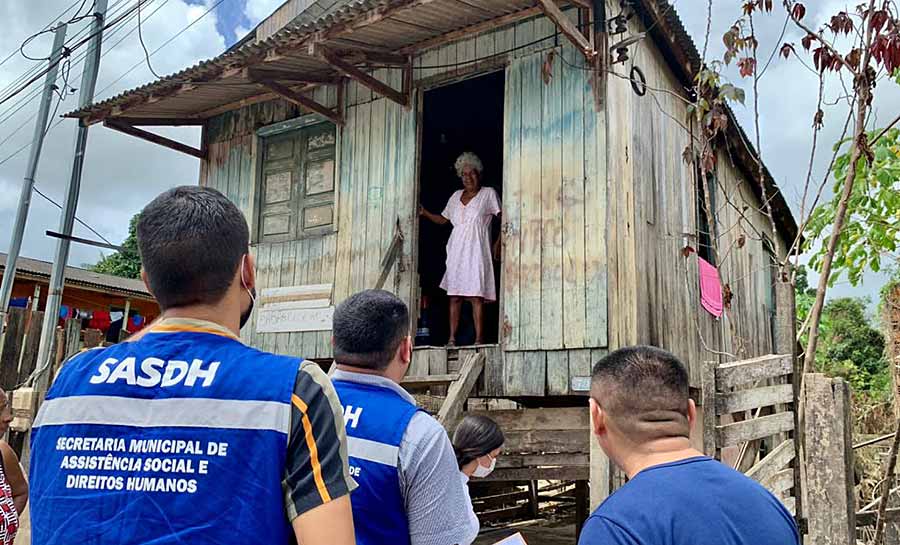 Prefeitura vistoria residências das famílias abrigadas no parque de exposições