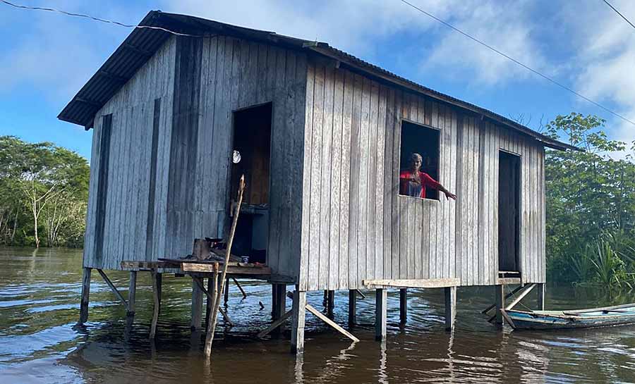 Rio Juruá sai da cota de transbordo em Cruzeiro do Sul e autoridades alertam para risco de deslizamentos de terra