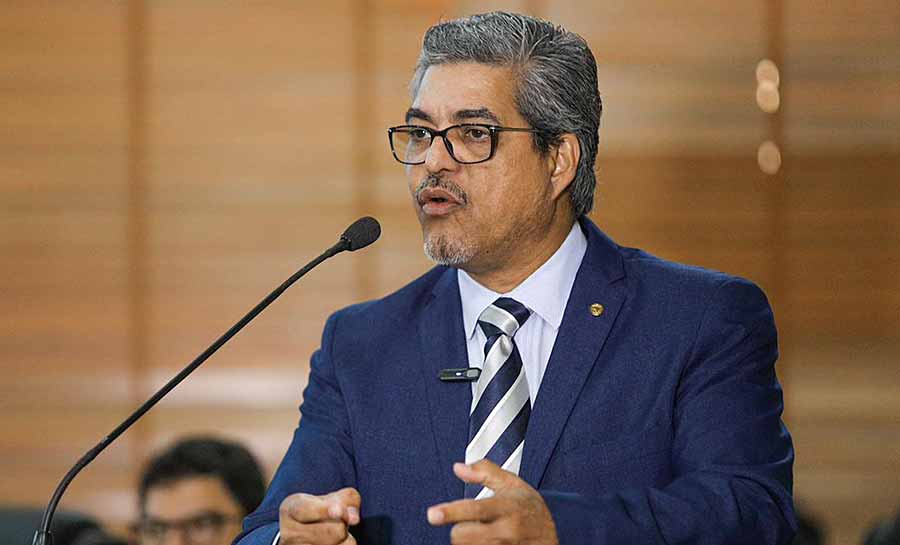 Edvaldo Magalhães solicita ao governo envio de PL que revisa PCCR da Saúde