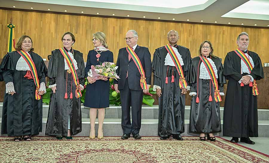 Ministro Edson Fachin é homenageado pelo Tribunal de Justiça do Acre