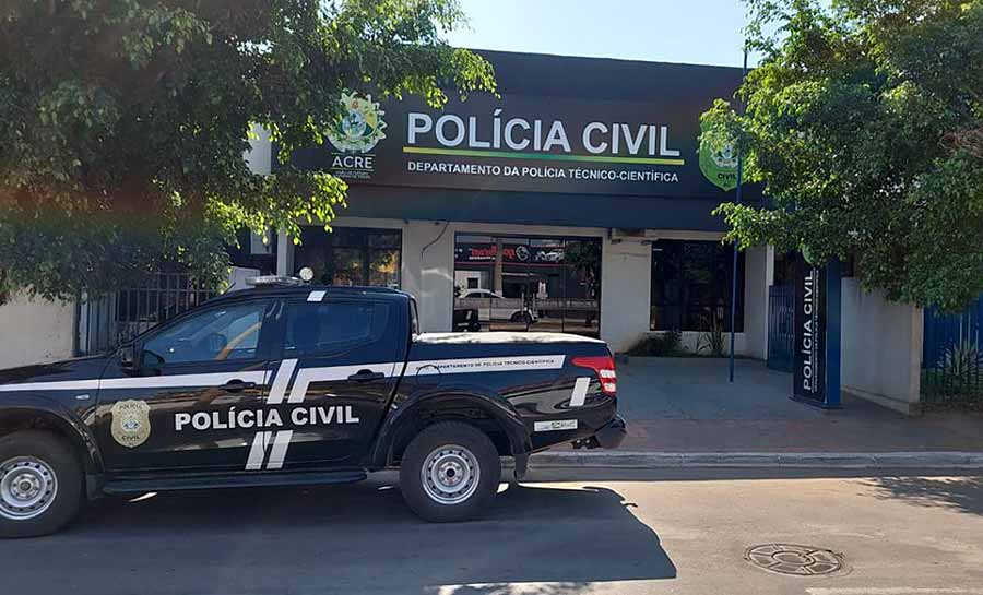 Homem mata mulher com tiro no rosto na frente dos filhos e comete suicídio na zona rural de Rio Branco