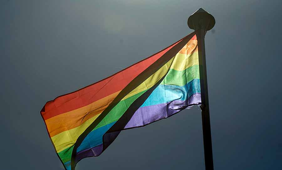 Governo aprova rito simplificado para refúgio de pessoas LGBTQIA+