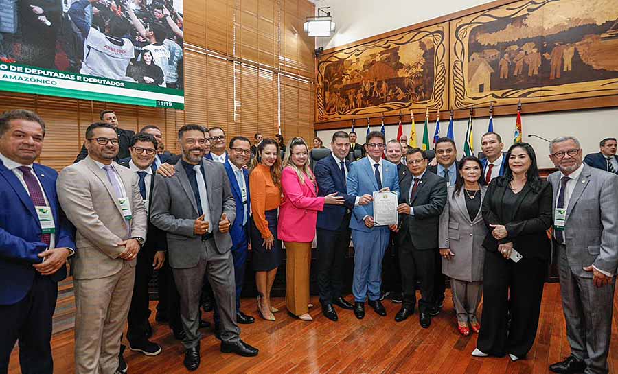 Gladson Cameli assina termo de doação de terreno para construção de nova sede da Aleac