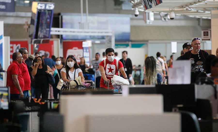 Anvisa deixa de exigir teste de covid-19 para entrada no país