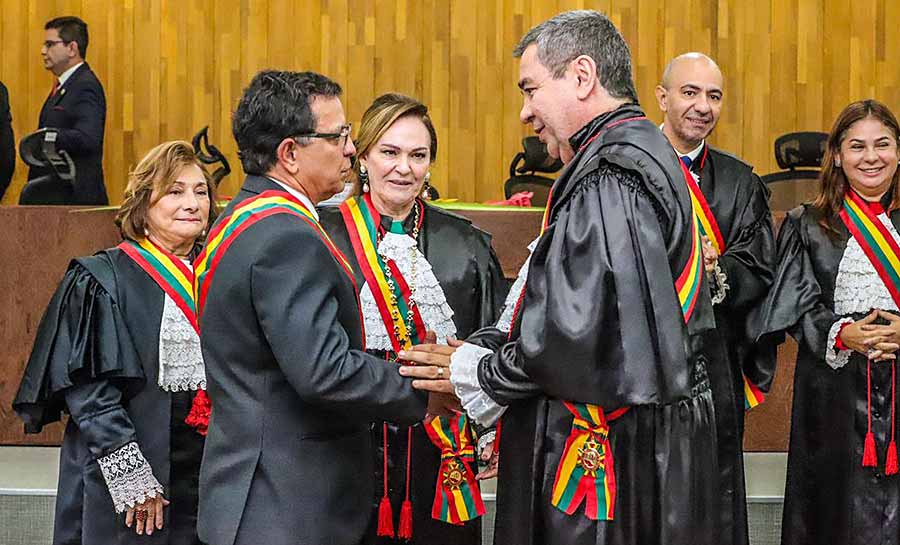 Gonzaga participa da solenidade de aniversário do TJ/AC e recebe honraria do Judiciário