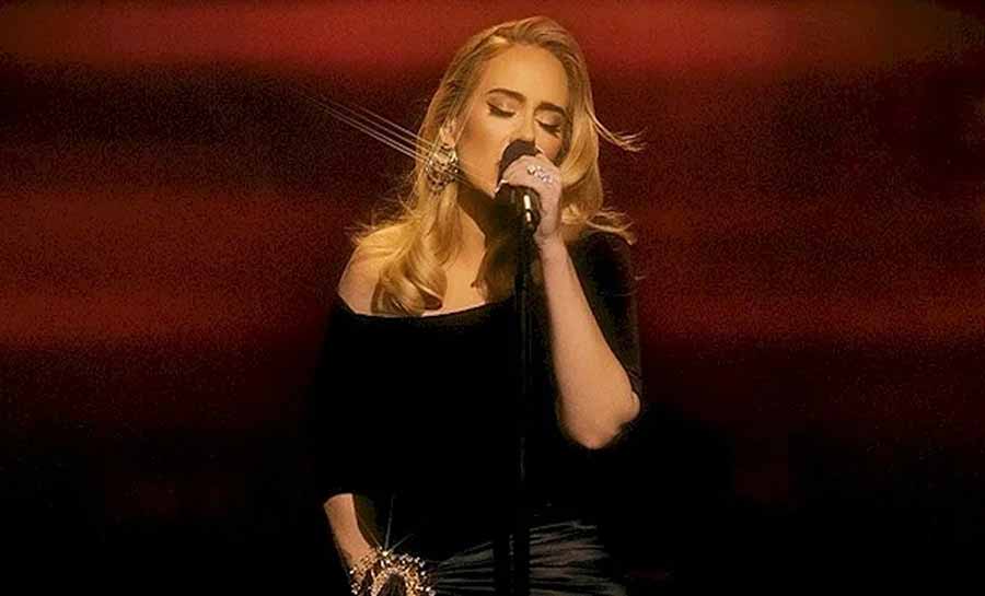 Adele perde 100 mil seguidores no Instagram por apoio à causa LGBTQIA+