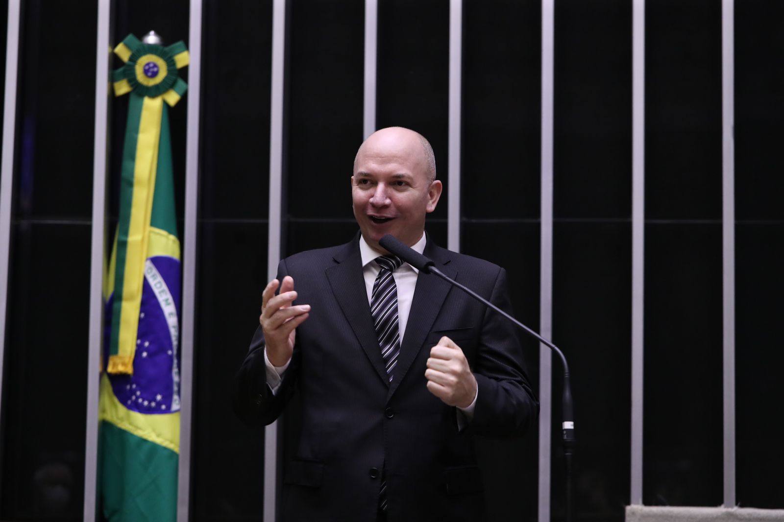 Deputado federal Gerlen Diniz luta pela fiscalização contínua na BR-364