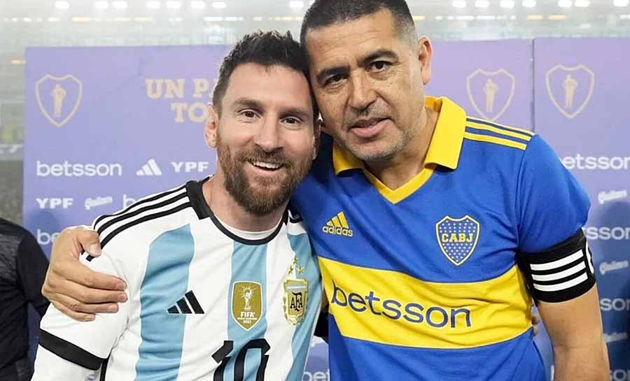 Messi se recusa a vestir camisa do Boca em despedida de Riquelme