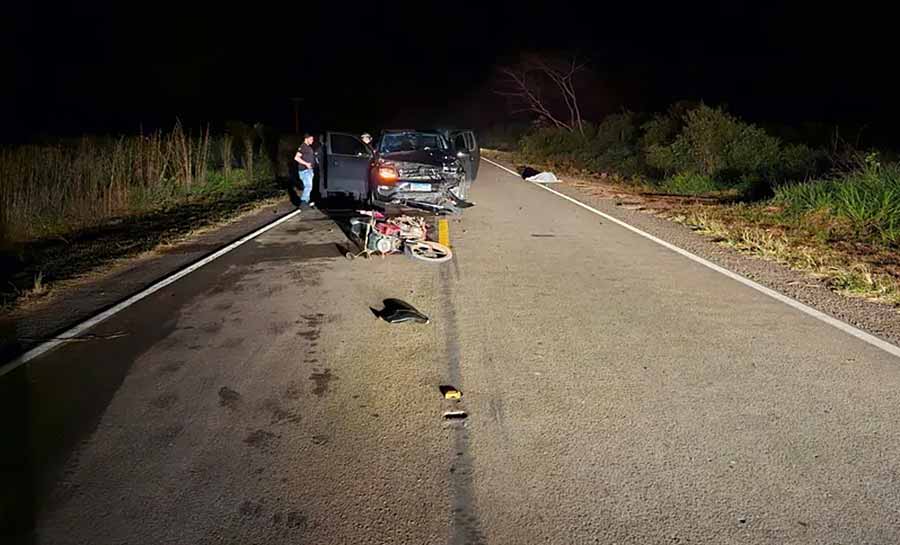 Estudante morre após moto em que pilotava ser atingida por caminhonete na BR-317