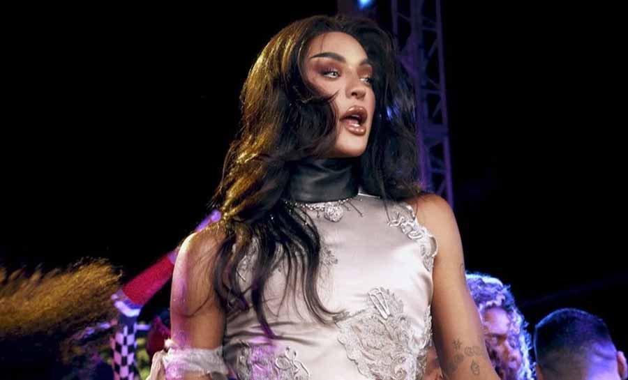 Pabllo Vittar conta ter se machucado em suruba: ‘Doeu muito’