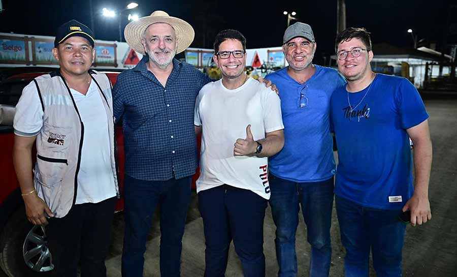 “Vamos fazer a maior Expoacre de todos os tempos”, afirma Gladson durante visita ao parque de exposições