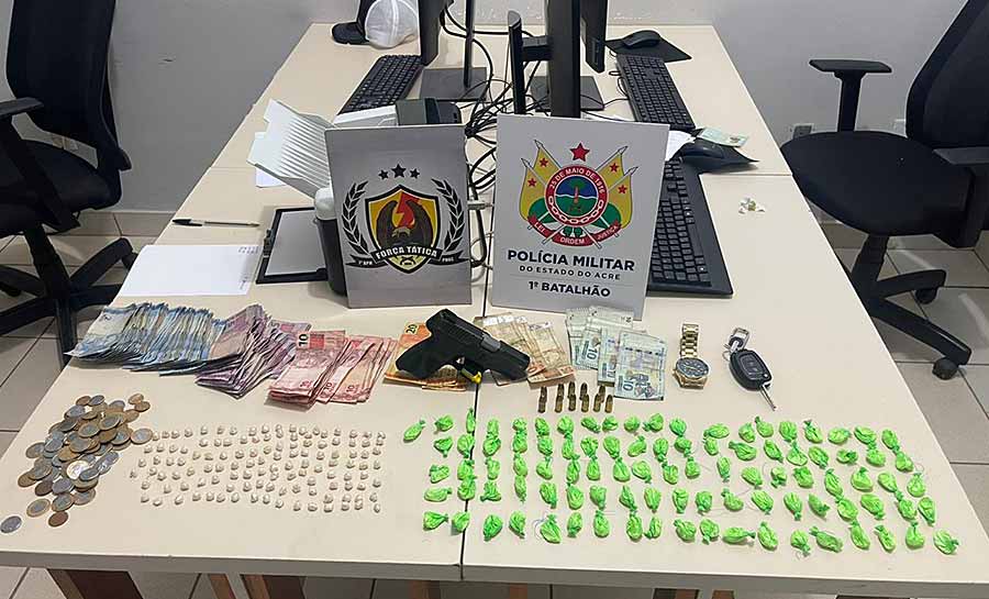 PM prende traficante com arma, drogas e dinheiro na Valdomiro Lopes