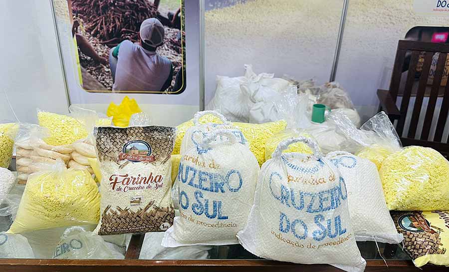 Farinha de Cruzeiro do Sul faz sucesso na Expoacre 2023