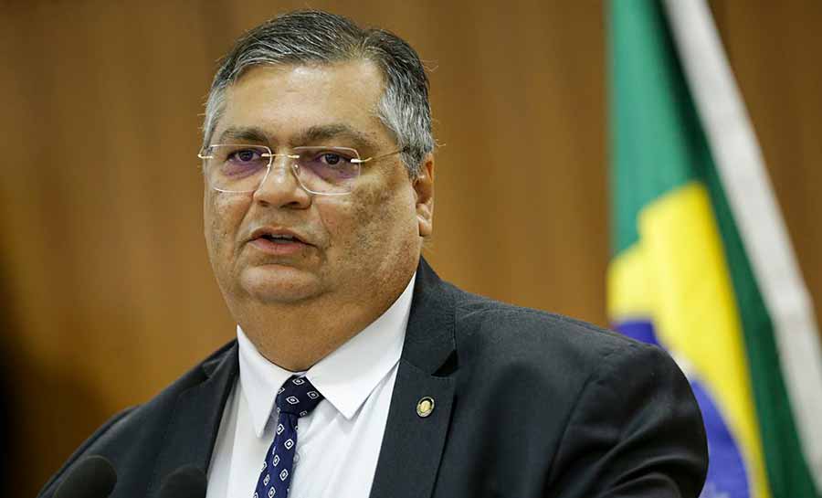 Dino diz que depoimento à CPMI traz peças de quebra-cabeça