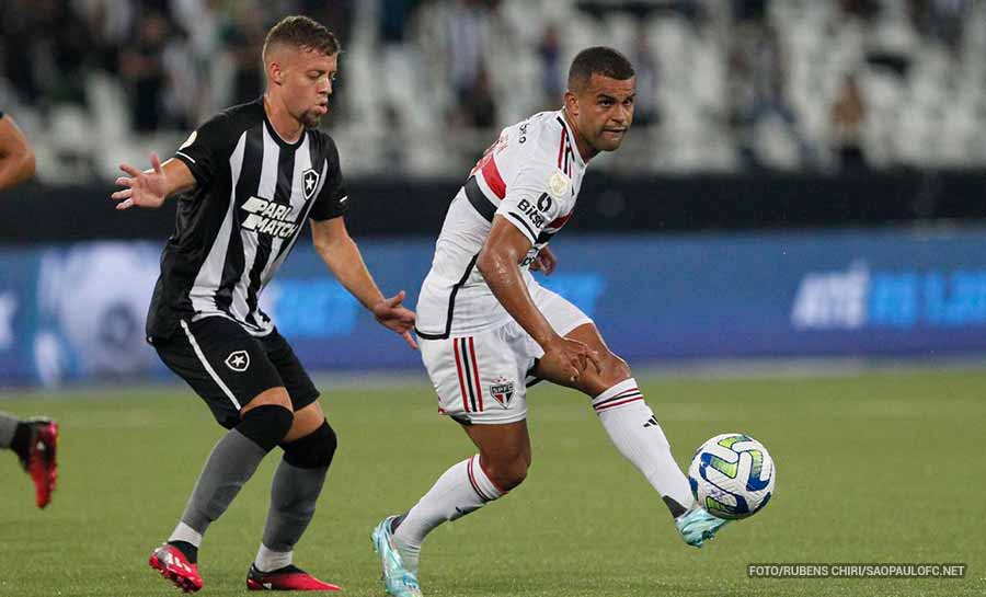 Brasileiro: São Paulo tenta tirar pontos do líder Botafogo no Morumbi